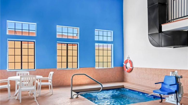 <b>Comfort Inn Santa Fe South Pool</b>. Images powered by <a href="https://iceportal.shijigroup.com/" title="IcePortal" target="_blank">IcePortal</a>.