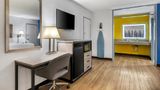 Econo Lodge Suite
