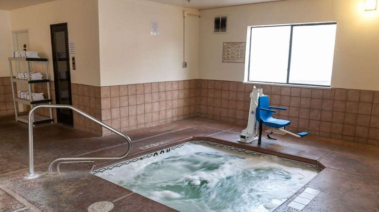 <b>Quality Suites Albuquerque Pool</b>. Images powered by <a href="https://iceportal.shijigroup.com/" title="IcePortal" target="_blank">IcePortal</a>.