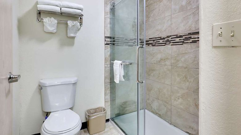 <b>Quality Suites Albuquerque Room</b>. Images powered by <a href="https://iceportal.shijigroup.com/" title="IcePortal" target="_blank">IcePortal</a>.