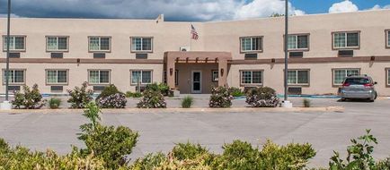 Econo Lodge Inn and Suites Santa Fe South Exterior