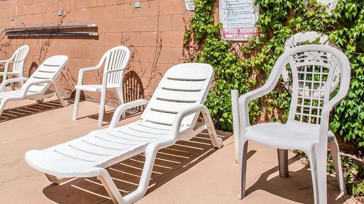 Econo Lodge Inn and Suites Santa Fe South Pool
