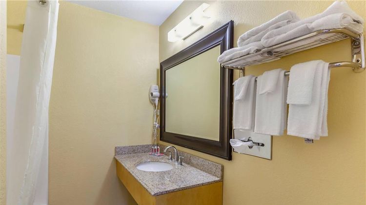 Econo Lodge Room