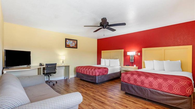 Econo Lodge Room