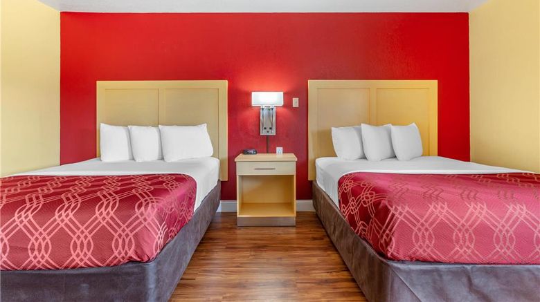 <b>Econo Lodge Room</b>. Images powered by <a href="https://iceportal.shijigroup.com/" title="IcePortal" target="_blank">IcePortal</a>.