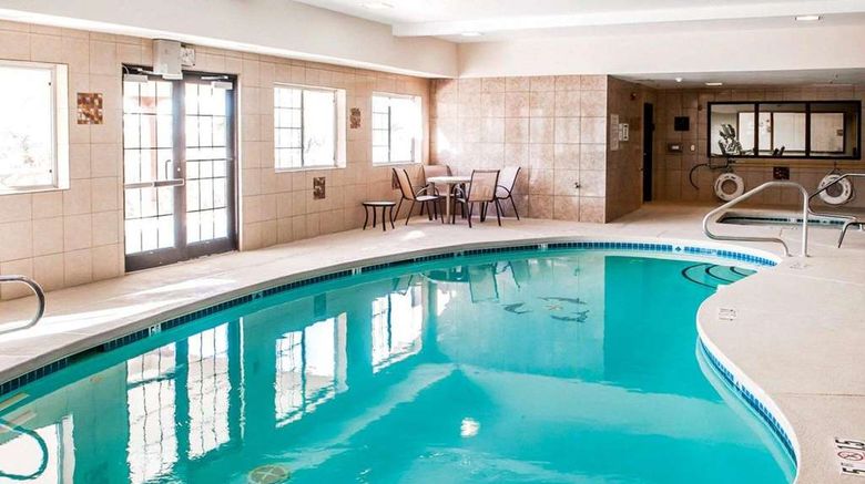 <b>Comfort Inn & Suites Pool</b>. Images powered by <a href="https://iceportal.shijigroup.com/" title="IcePortal" target="_blank">IcePortal</a>.