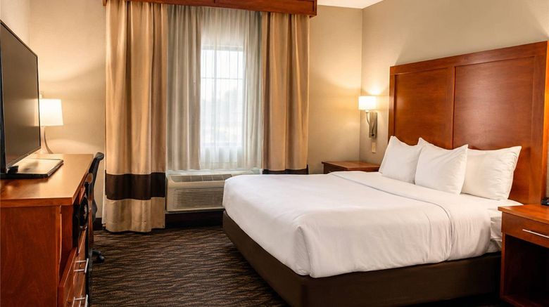 <b>Comfort Inn & Suites Suite</b>. Images powered by <a href="https://iceportal.shijigroup.com/" title="IcePortal" target="_blank">IcePortal</a>.