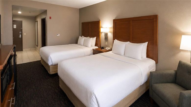 <b>Comfort Inn & Suites Room</b>. Images powered by <a href="https://iceportal.shijigroup.com/" title="IcePortal" target="_blank">IcePortal</a>.