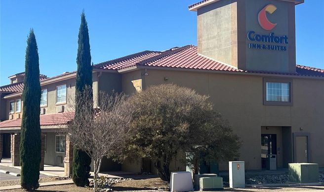 Comfort Inn & Suites Exterior