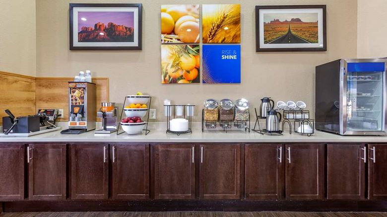 <b>Comfort Inn and Suites Deming Restaurant</b>. Images powered by <a href="https://iceportal.shijigroup.com/" title="IcePortal" target="_blank">IcePortal</a>.