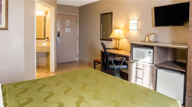 Quality Inn Moriarty Room