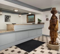 Quality Inn & Suites Gallup I-40 Exit 20 Lobby