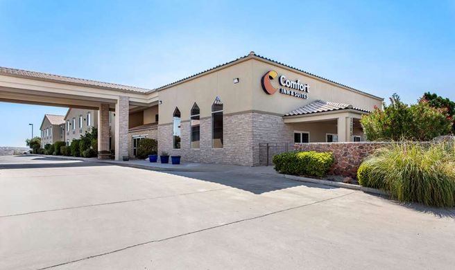 Comfort Inn and Suites Exterior