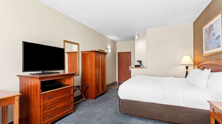 <b>Comfort Inn and Suites Room</b>. Images powered by <a href="https://iceportal.shijigroup.com/" title="IcePortal" target="_blank">IcePortal</a>.
