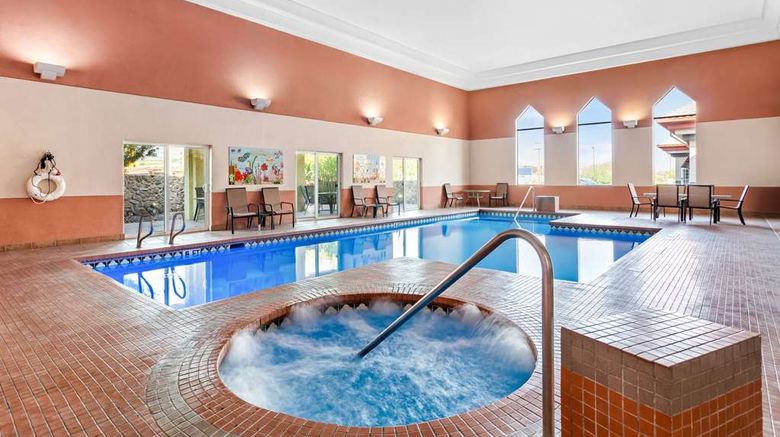 <b>Comfort Inn and Suites Pool</b>. Images powered by <a href="https://iceportal.shijigroup.com/" title="IcePortal" target="_blank">IcePortal</a>.