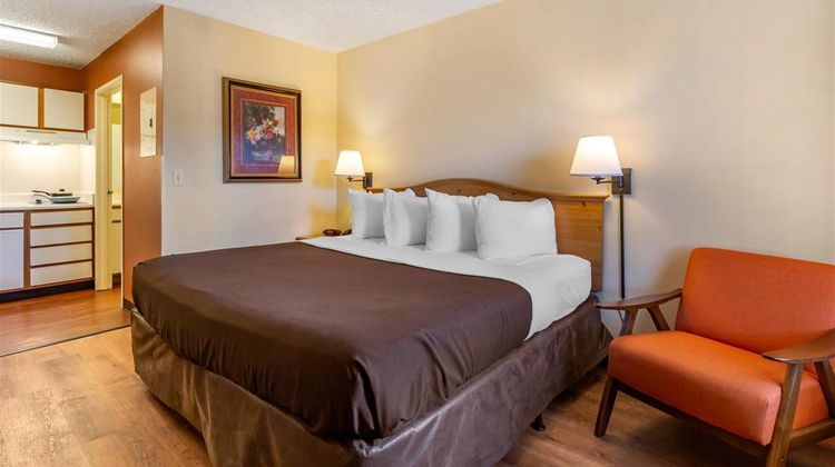 Suburban Studios Albuquerque Uptown Room
