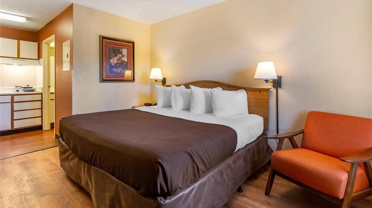 Suburban Studios Albuquerque Uptown Room