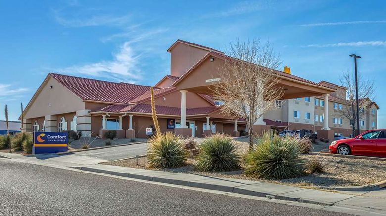 <b>Comfort Inn & Suites Exterior</b>. Images powered by <a href="https://iceportal.shijigroup.com/" title="IcePortal" target="_blank">IcePortal</a>.
