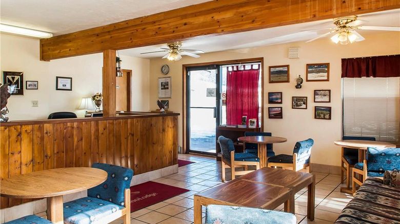 <b>Econo Lodge Eagle Nest Lobby</b>. Images powered by <a href="https://iceportal.shijigroup.com/" title="IcePortal" target="_blank">IcePortal</a>.