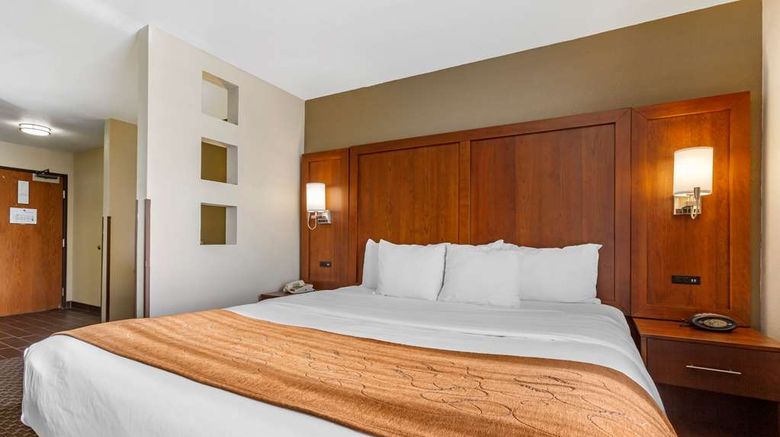 <b>Comfort Suites Hobbs Suite</b>. Images powered by <a href="https://iceportal.shijigroup.com/" title="IcePortal" target="_blank">IcePortal</a>.