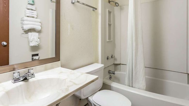 <b>Rodeway Inn Farmington Room</b>. Images powered by <a href="https://iceportal.shijigroup.com/" title="IcePortal" target="_blank">IcePortal</a>.