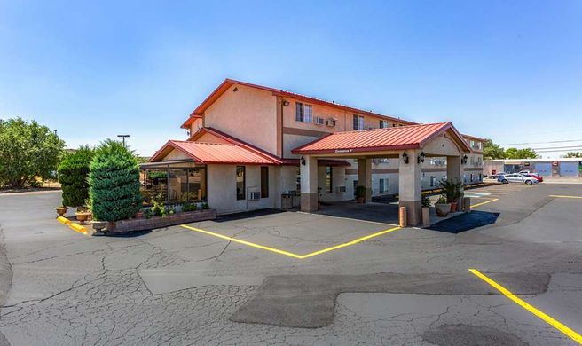 Rodeway Inn Farmington Exterior
