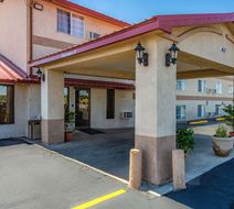 Rodeway Inn Farmington Exterior