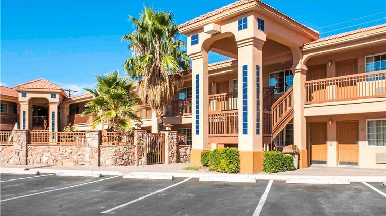 Quality Inn & Suites Exterior
