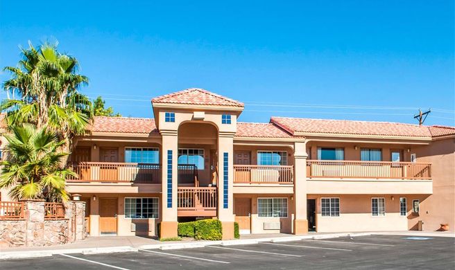 Quality Inn & Suites Exterior