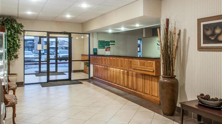 Quality Inn & Suites Lobby