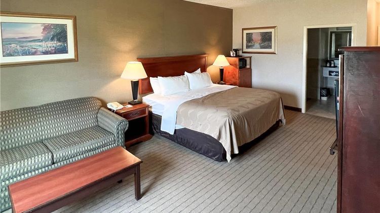 Quality Inn & Suites Room