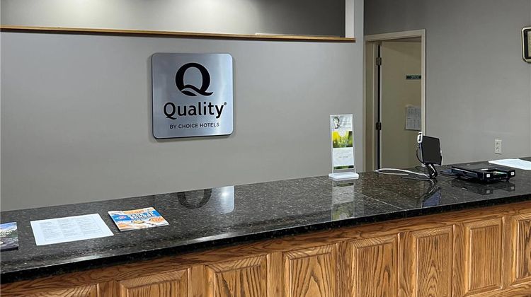 Quality Inn & Suites Lobby