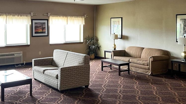 Quality Inn & Suites Lobby