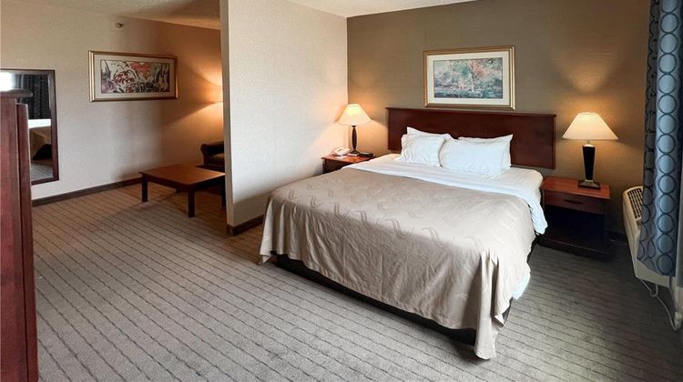 Quality Inn & Suites Room