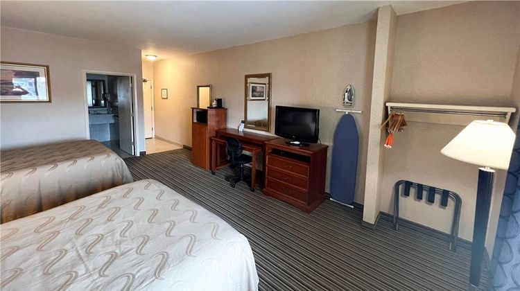 Quality Inn & Suites Room