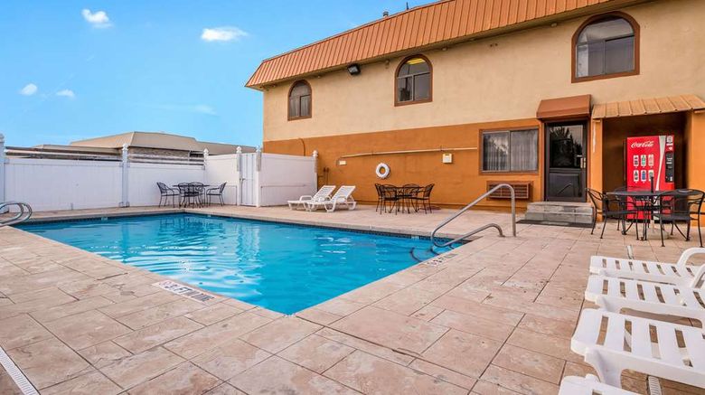 <b>Quality Inn Clovis Pool</b>. Images powered by <a href="https://iceportal.shijigroup.com/" title="IcePortal" target="_blank">IcePortal</a>.