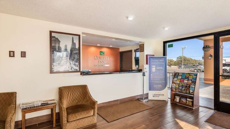 <b>Quality Inn Clovis Lobby</b>. Images powered by <a href="https://iceportal.shijigroup.com/" title="IcePortal" target="_blank">IcePortal</a>.