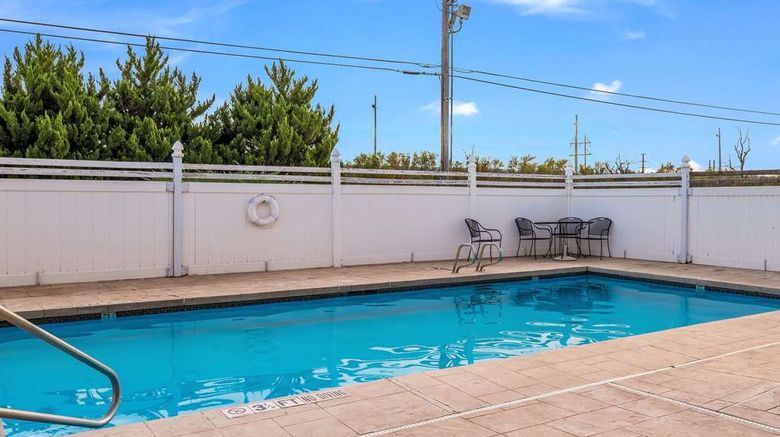 <b>Quality Inn Clovis Pool</b>. Images powered by <a href="https://iceportal.shijigroup.com/" title="IcePortal" target="_blank">IcePortal</a>.