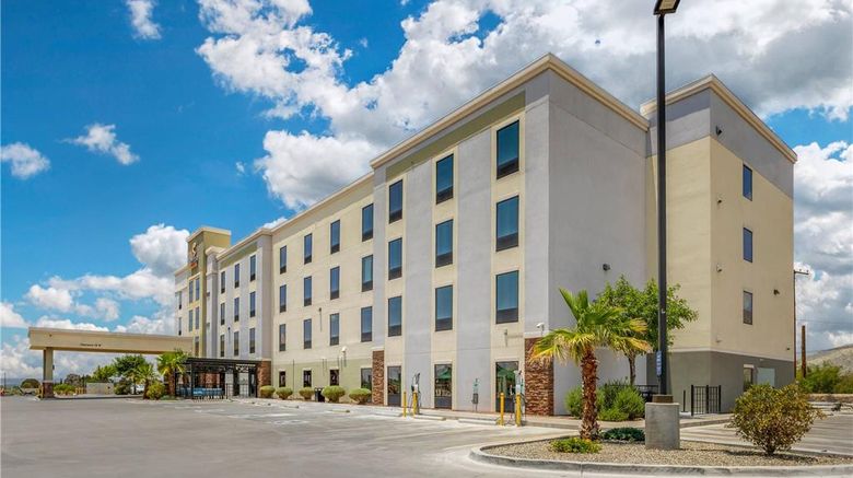 <b>Comfort Suites Las Cruces I-25 North Exterior</b>. Images powered by <a href="https://iceportal.shijigroup.com/" title="IcePortal" target="_blank">IcePortal</a>.
