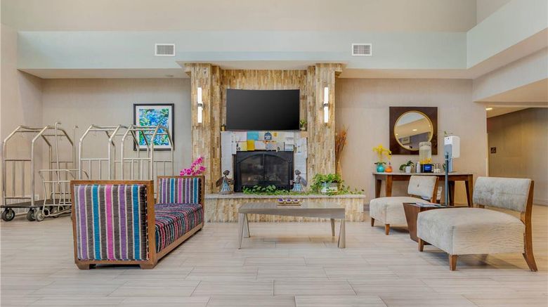 <b>Comfort Suites Las Cruces I-25 North Lobby</b>. Images powered by <a href="https://iceportal.shijigroup.com/" title="IcePortal" target="_blank">IcePortal</a>.