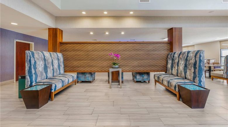 <b>Comfort Suites Las Cruces I-25 North Lobby</b>. Images powered by <a href="https://iceportal.shijigroup.com/" title="IcePortal" target="_blank">IcePortal</a>.