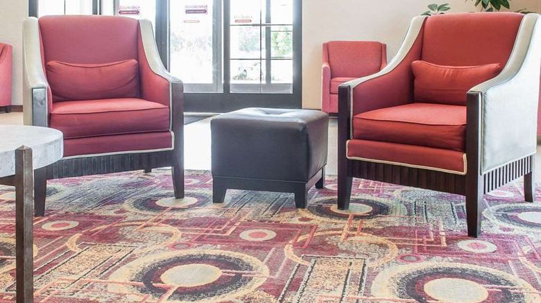 <b>Comfort Suites Lobby</b>. Images powered by <a href="https://iceportal.shijigroup.com/" title="IcePortal" target="_blank">IcePortal</a>.