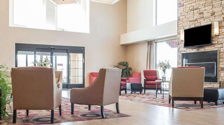 Comfort Suites Lobby