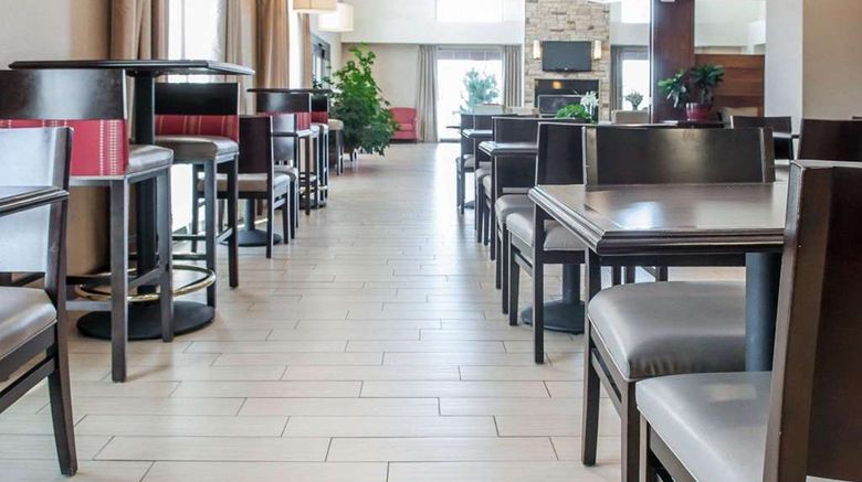 <b>Comfort Suites Restaurant</b>. Images powered by <a href="https://iceportal.shijigroup.com/" title="IcePortal" target="_blank">IcePortal</a>.