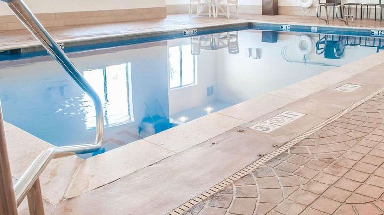 <b>Comfort Suites Pool</b>. Images powered by <a href="https://iceportal.shijigroup.com/" title="IcePortal" target="_blank">IcePortal</a>.