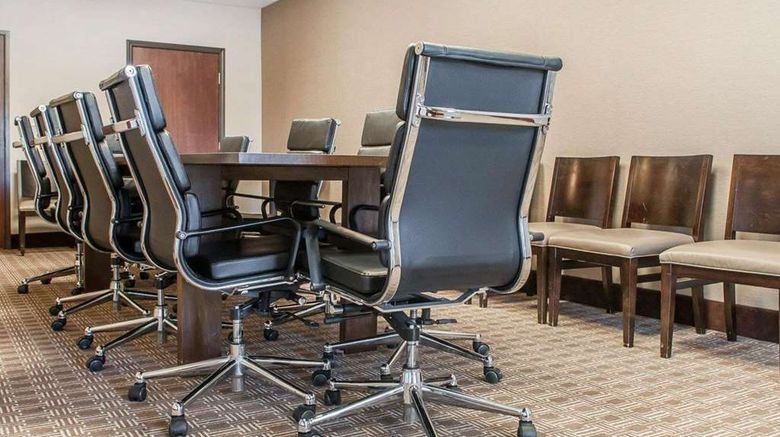<b>Comfort Suites Meeting</b>. Images powered by <a href="https://iceportal.shijigroup.com/" title="IcePortal" target="_blank">IcePortal</a>.