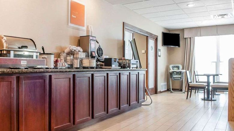 <b>Comfort Suites Restaurant</b>. Images powered by <a href="https://iceportal.shijigroup.com/" title="IcePortal" target="_blank">IcePortal</a>.
