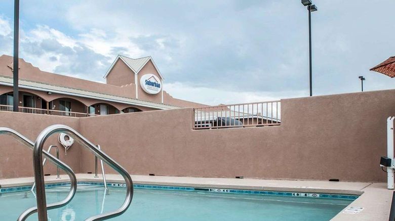 <b>Suburban Studios Pool</b>. Images powered by <a href="https://iceportal.shijigroup.com/" title="IcePortal" target="_blank">IcePortal</a>.