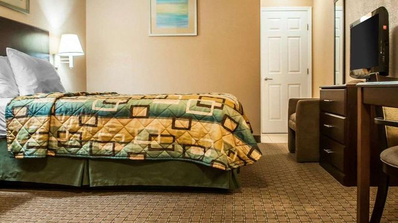 <b>Suburban Studios Room</b>. Images powered by <a href="https://iceportal.shijigroup.com/" title="IcePortal" target="_blank">IcePortal</a>.