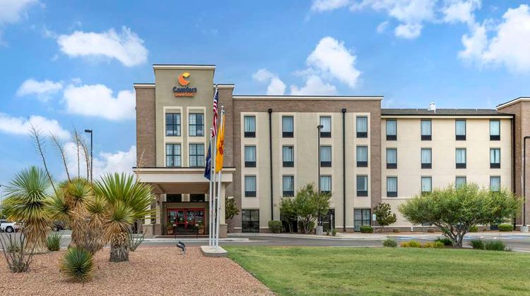 Comfort Suites Exterior